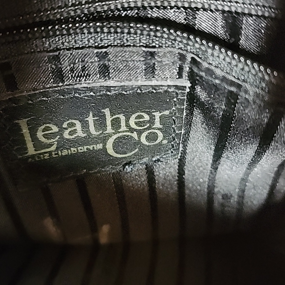 Elegant Brown Leather A Liz Claibourne Co Vintage Embossed Leather Crossbody Bag - Picture 8 of 13